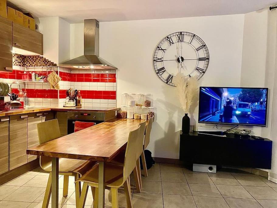 Joli T2 Dans Annecy Apartment Bagian luar foto